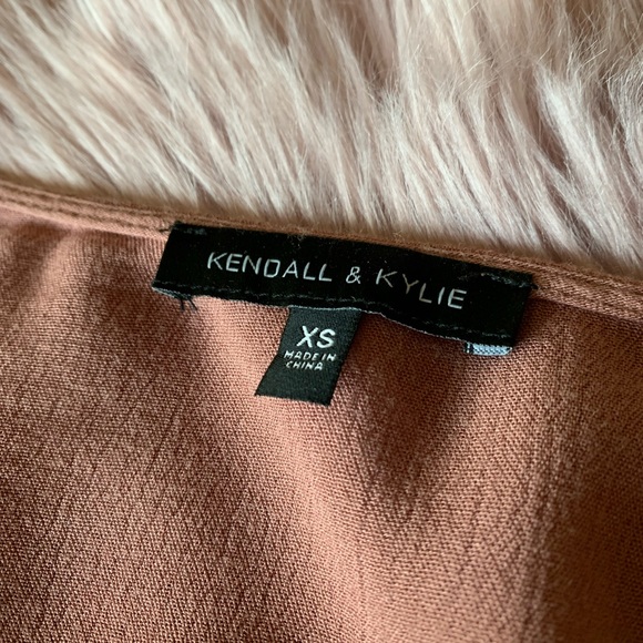 Kendall & Kylie Lace Up Front Top - Picture 5 of 5